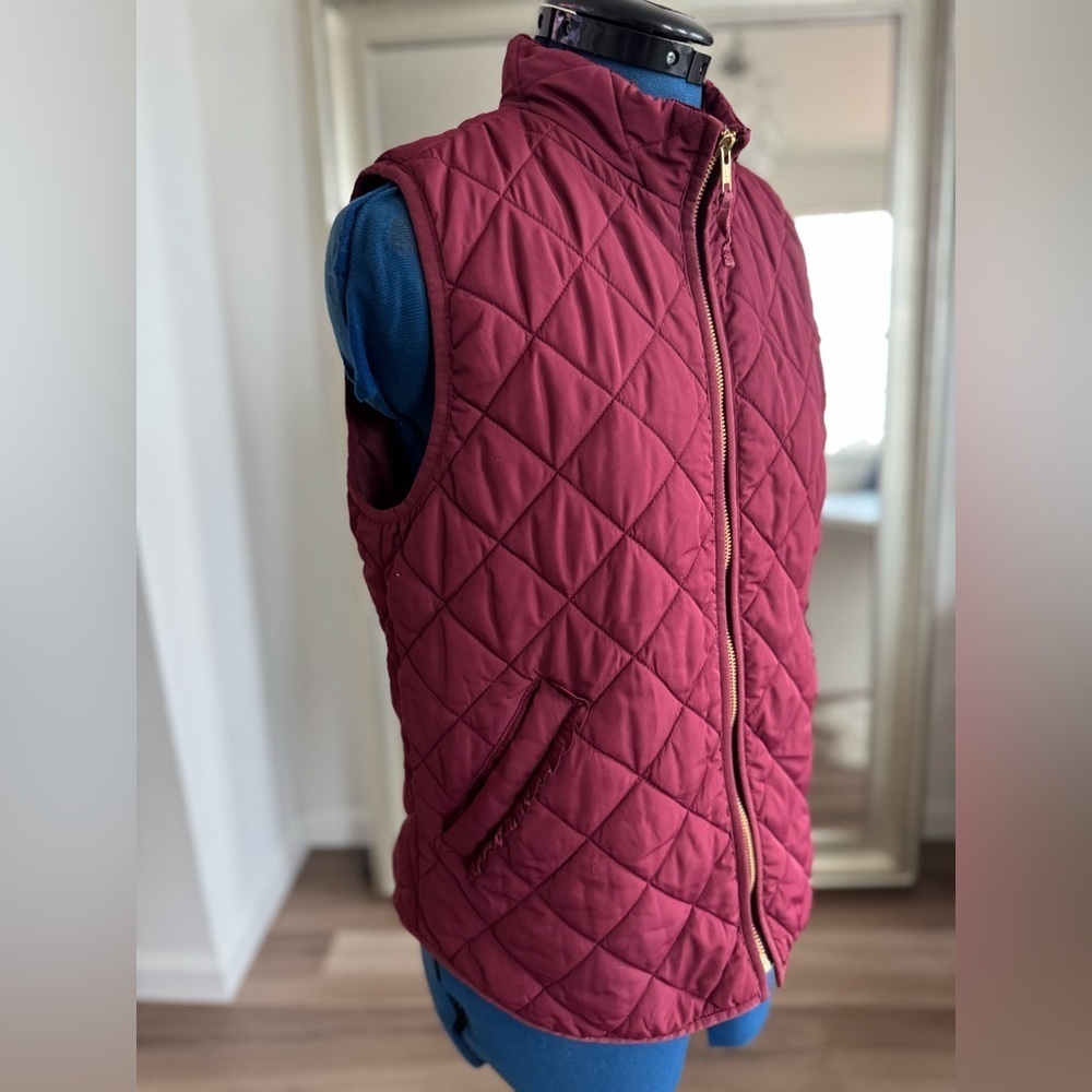 J. Crew Mercantile Quilted zip up Vest jacket Burgundy size m